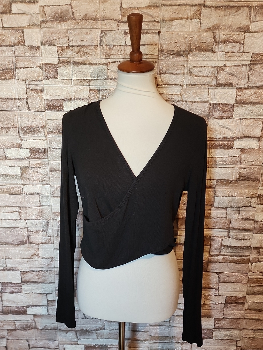 Lululemon Black Wrap Long sleeve Crop Top